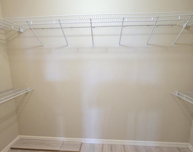 7346 Gulf Creek Drive - Photo Thumbnail 32