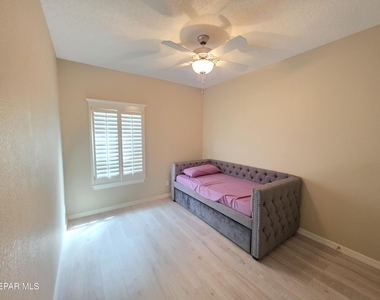 7346 Gulf Creek Drive - Photo Thumbnail 20