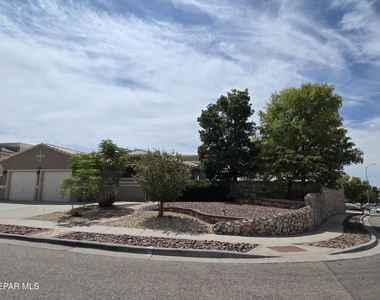 7346 Gulf Creek Drive - Photo Thumbnail 1
