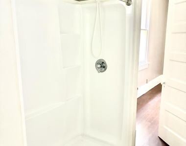 1219 N Laurel Street - Photo Thumbnail 13