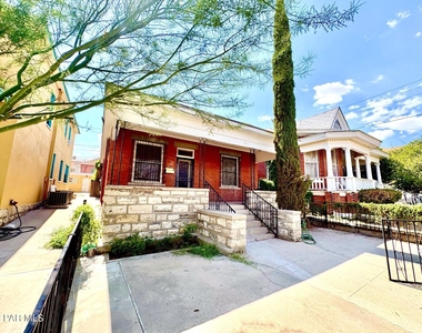 1219 N Laurel Street - Photo Thumbnail 1