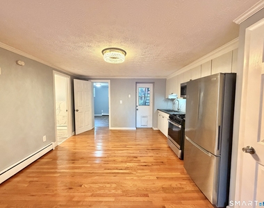 46 Warren Street - Photo Thumbnail 4