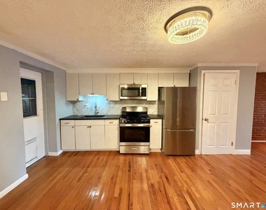46 Warren Street - Photo Thumbnail 3