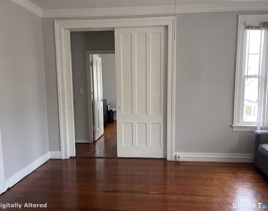 90 Oak Street - Photo Thumbnail 4