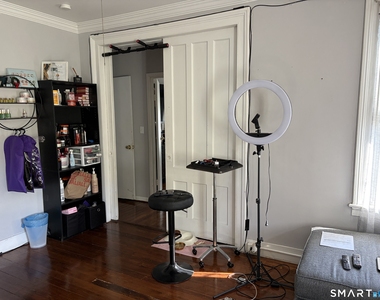 90 Oak Street - Photo Thumbnail 14