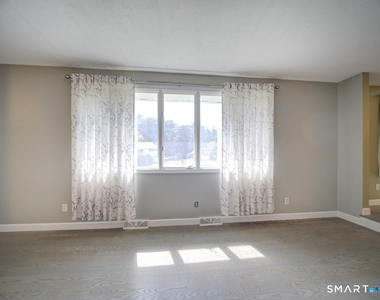 197 Maple Avenue - Photo Thumbnail 7