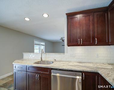 197 Maple Avenue - Photo Thumbnail 24