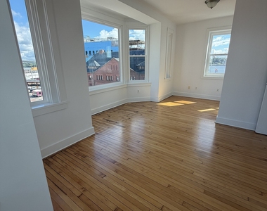 2 Bank Street - Photo Thumbnail 7