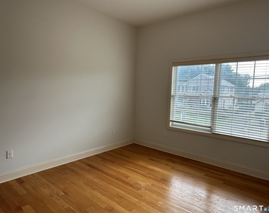 2518 Whitney Avenue - Photo Thumbnail 18