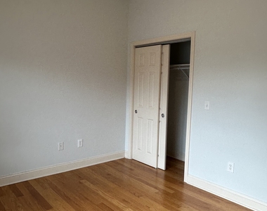 2518 Whitney Avenue - Photo Thumbnail 11