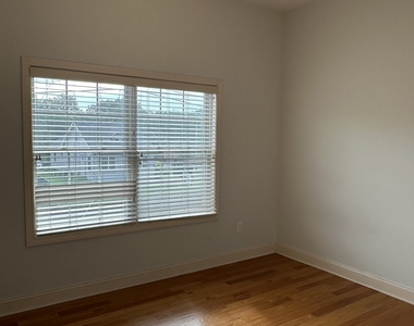 2518 Whitney Avenue - Photo Thumbnail 14