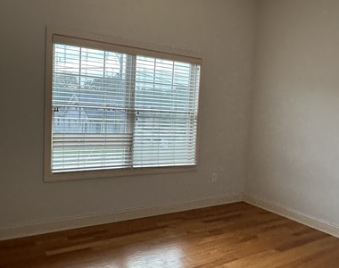 2518 Whitney Avenue - Photo Thumbnail 10