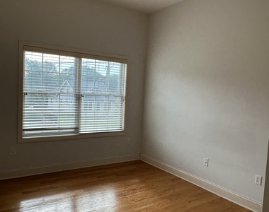 2518 Whitney Avenue - Photo Thumbnail 17
