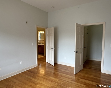 2518 Whitney Avenue - Photo Thumbnail 20