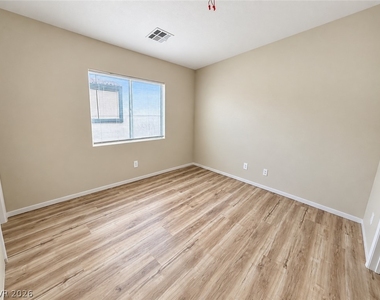 4624 Snake Eyes Street - Photo Thumbnail 12