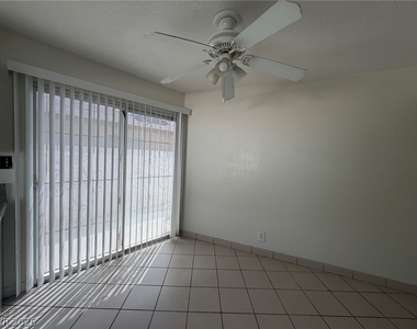6206 W University Avenue - Photo Thumbnail 9