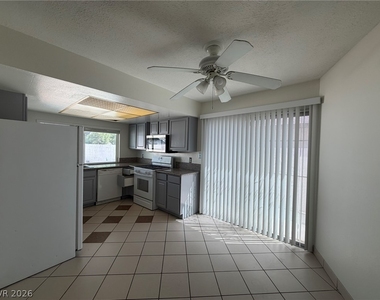 6206 W University Avenue - Photo Thumbnail 5