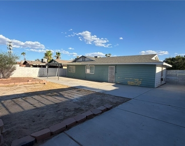 6206 W University Avenue - Photo Thumbnail 29
