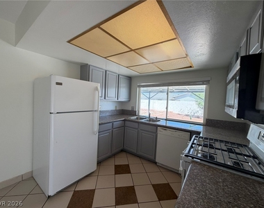 6206 W University Avenue - Photo Thumbnail 12