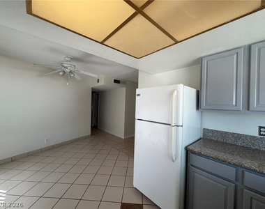 6206 W University Avenue - Photo Thumbnail 10