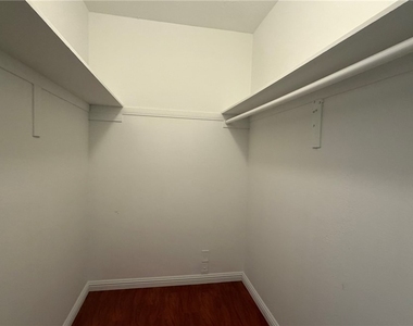 6206 W University Avenue - Photo Thumbnail 28