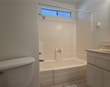 6206 W University Avenue - Photo Thumbnail 25
