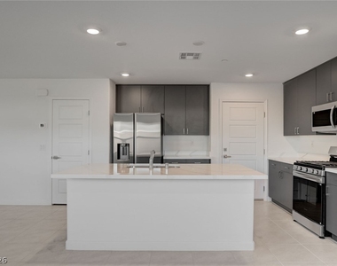 126 Barringswell Avenue - Photo Thumbnail 9
