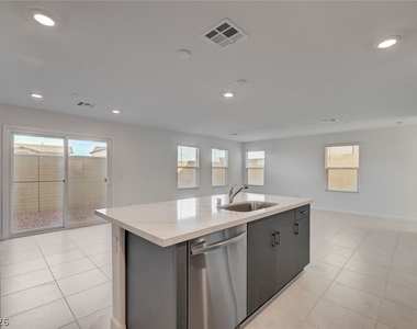 126 Barringswell Avenue - Photo Thumbnail 12
