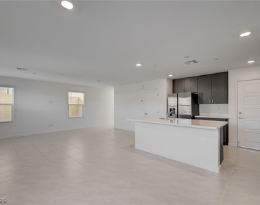 126 Barringswell Avenue - Photo Thumbnail 7