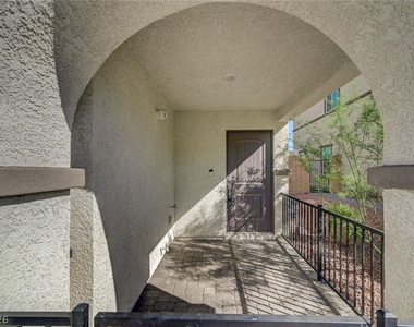 126 Barringswell Avenue - Photo Thumbnail 3