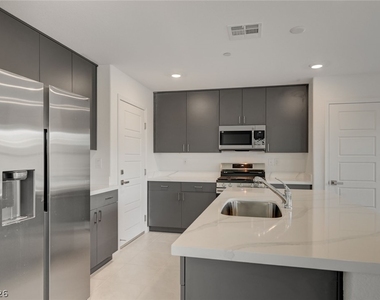 126 Barringswell Avenue - Photo Thumbnail 13