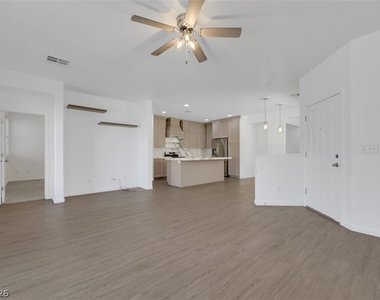 976 Crescent Falls Street - Photo Thumbnail 4