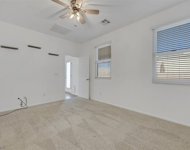 976 Crescent Falls Street - Photo Thumbnail 14