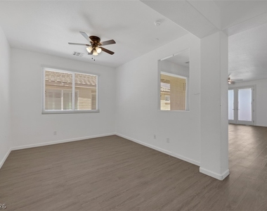 976 Crescent Falls Street - Photo Thumbnail 12