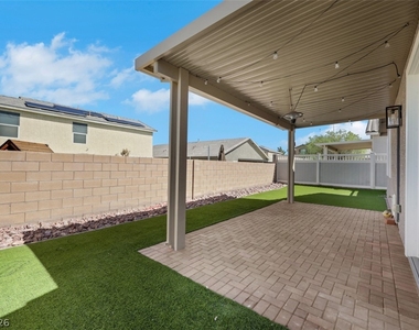 976 Crescent Falls Street - Photo Thumbnail 24