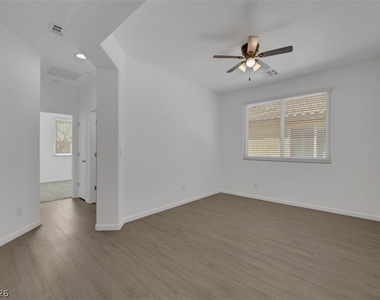 976 Crescent Falls Street - Photo Thumbnail 11