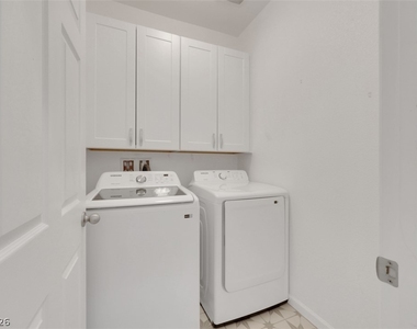 976 Crescent Falls Street - Photo Thumbnail 17