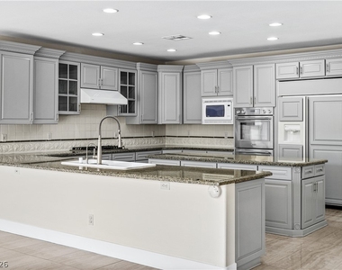 3010 Hammerwood Drive - Photo Thumbnail 7