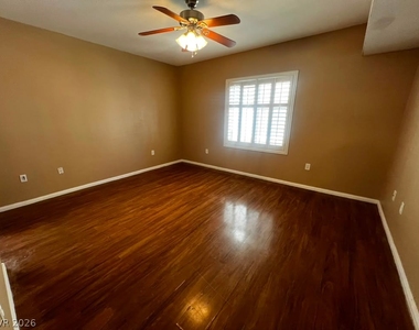 3925 Lazy Pine Street - Photo Thumbnail 26