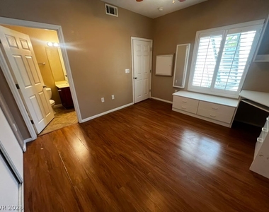 3925 Lazy Pine Street - Photo Thumbnail 21