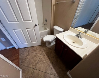 3925 Lazy Pine Street - Photo Thumbnail 23