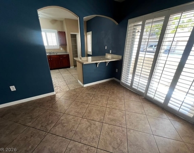 3925 Lazy Pine Street - Photo Thumbnail 7