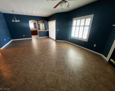 3925 Lazy Pine Street - Photo Thumbnail 2
