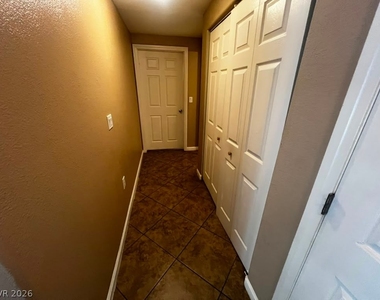 3925 Lazy Pine Street - Photo Thumbnail 16