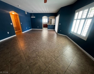 3925 Lazy Pine Street - Photo Thumbnail 3