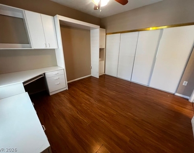 3925 Lazy Pine Street - Photo Thumbnail 22