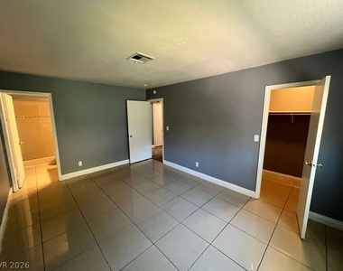 913 Shadow Mountain Place - Photo Thumbnail 13