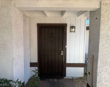 913 Shadow Mountain Place - Photo Thumbnail 1