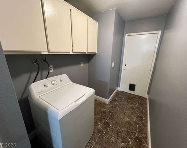 913 Shadow Mountain Place - Photo Thumbnail 4