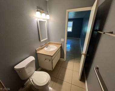 913 Shadow Mountain Place - Photo Thumbnail 16